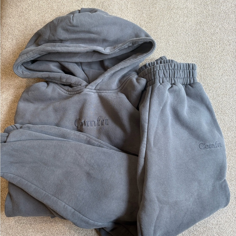 Comfrt Gray Hoodie and Joggers Set